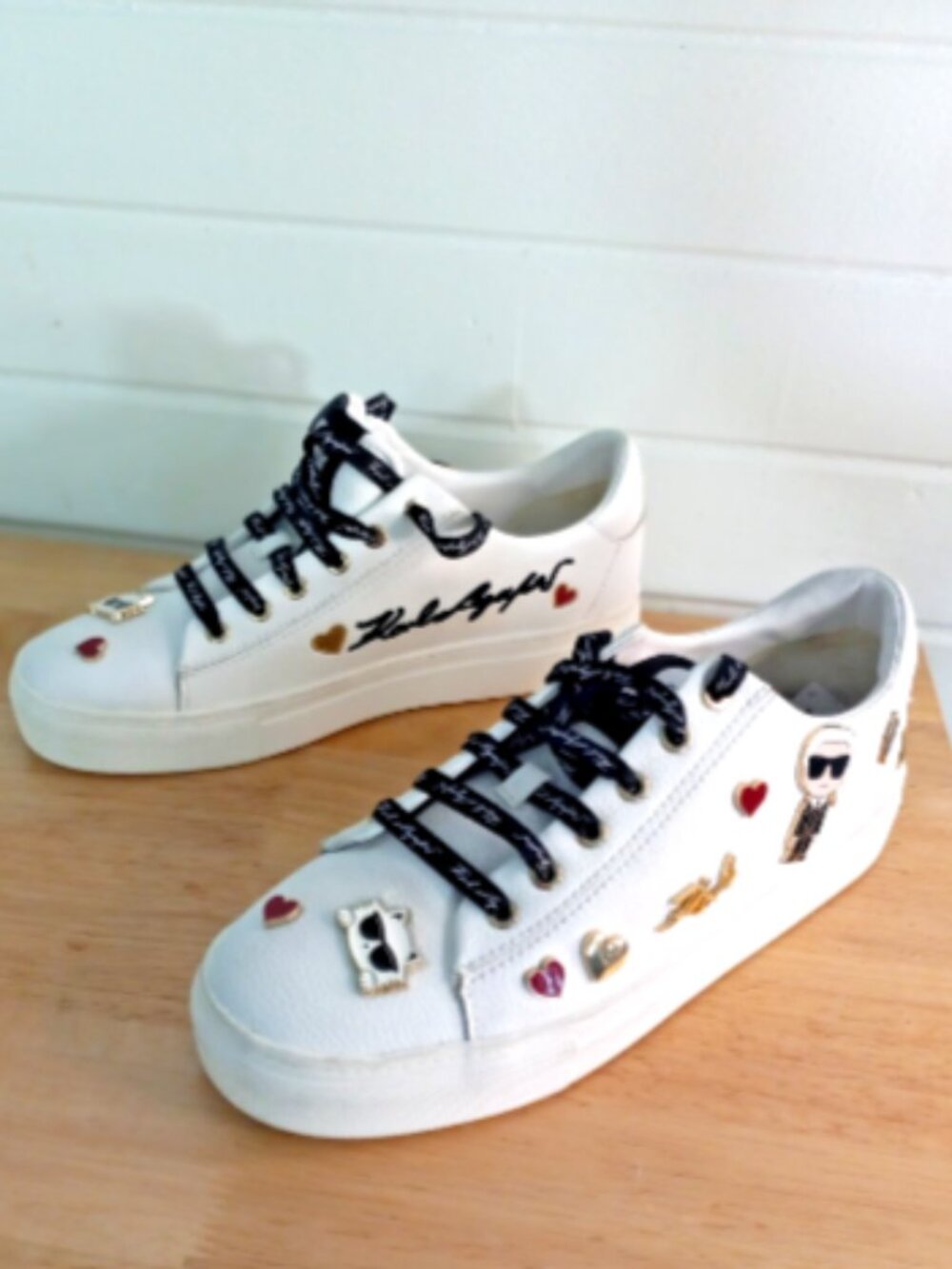 Karl Lagerfeld Paris Cate Pins Sneakers Women’s 9 White Leather Choupette NWOB